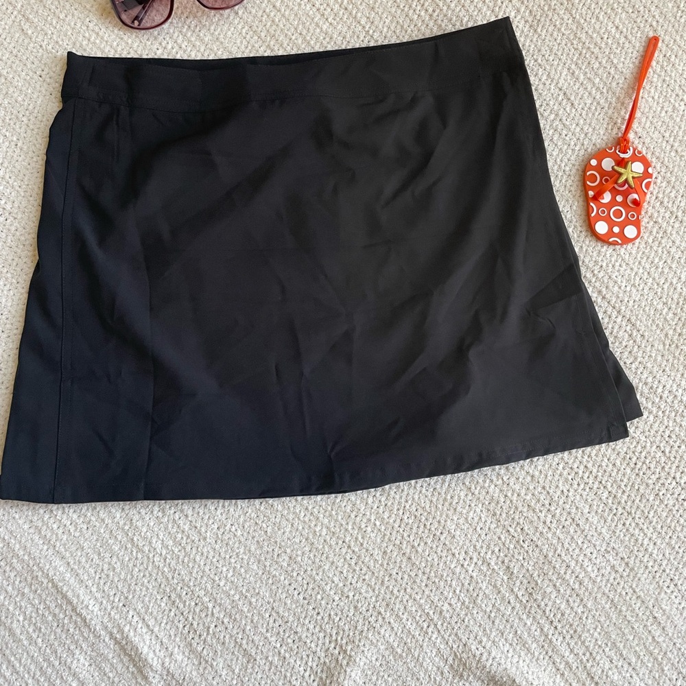 RIPSKIRT HAWAII, L Black NWT